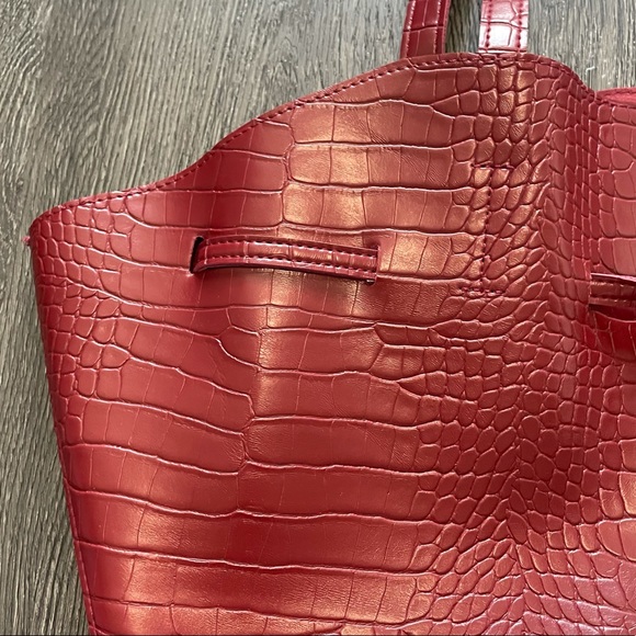 NWOT Large Burgundy Shoulder Bag Faux Leather - Picture 4 of 7